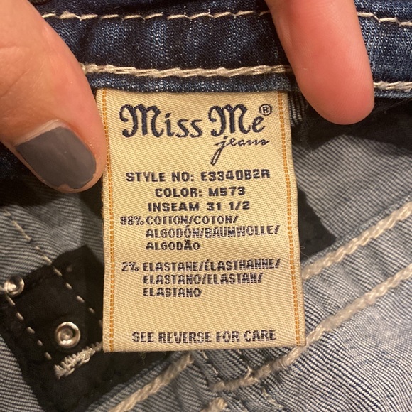 Miss me. Size 28. Good stretch. Barely worn. - Picture 5 of 5